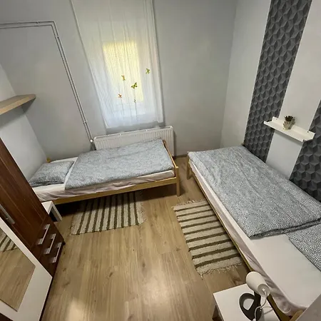 Eszter Vendeghaz Διαμέρισμα *