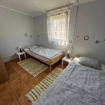 Eszter Vendeghaz Διαμέρισμα *