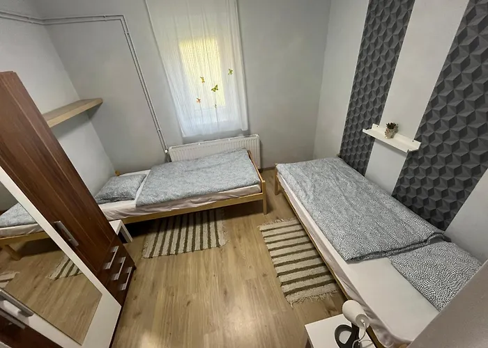 Eszter Vendeghaz Apartmán *