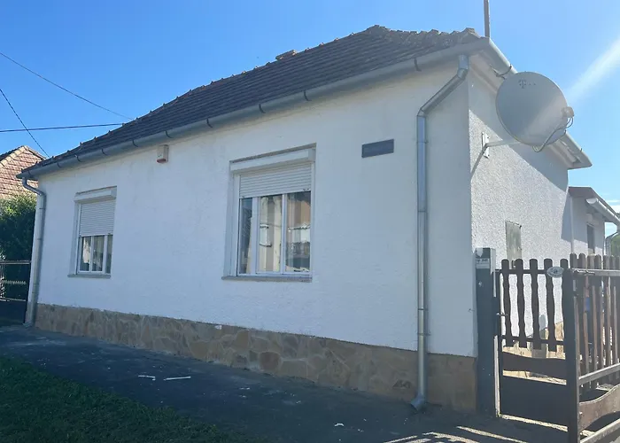 Apartmán Eszter Vendeghaz Pacsa