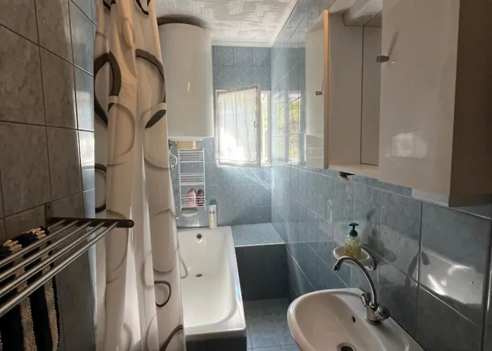 Eszter Vendeghaz Apartmán *