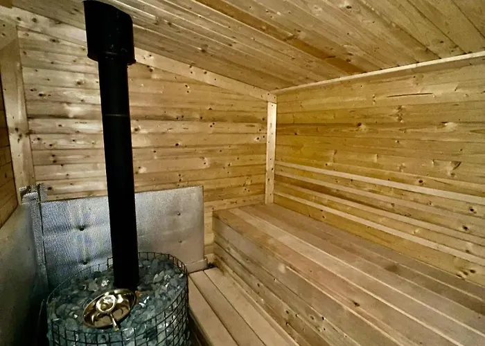 Eszter Vendeghaz * Pacsa